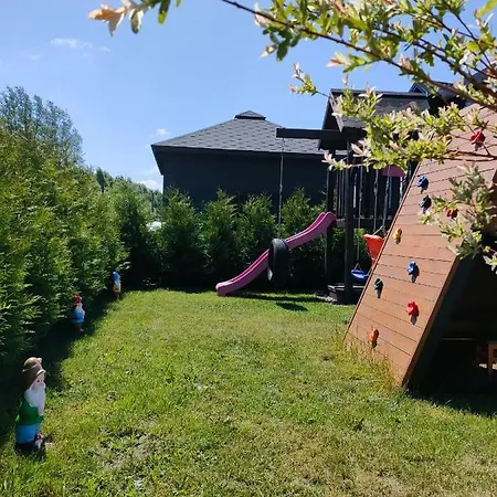 Wakacyjne Zacisze Holiday home Rusinowo (Slawno)